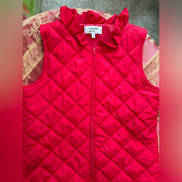 Girls Stylish Red Quilted Ruffle Collar Vest by Crown & Ivy - size XL (12-14) - Picture 2 of 4
